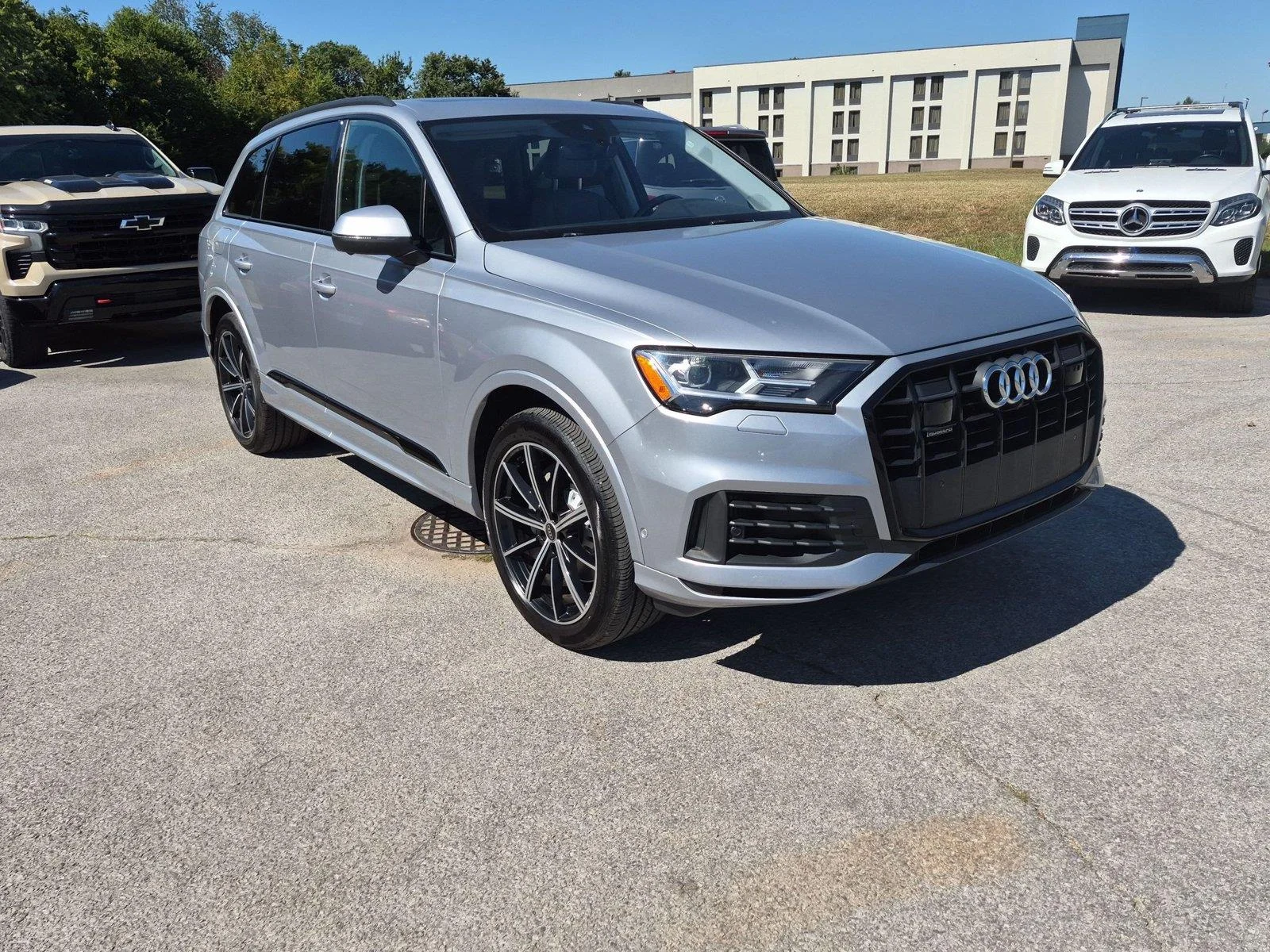 Used 2022 Florett Silver Metallic Audi Premium Plus image 7