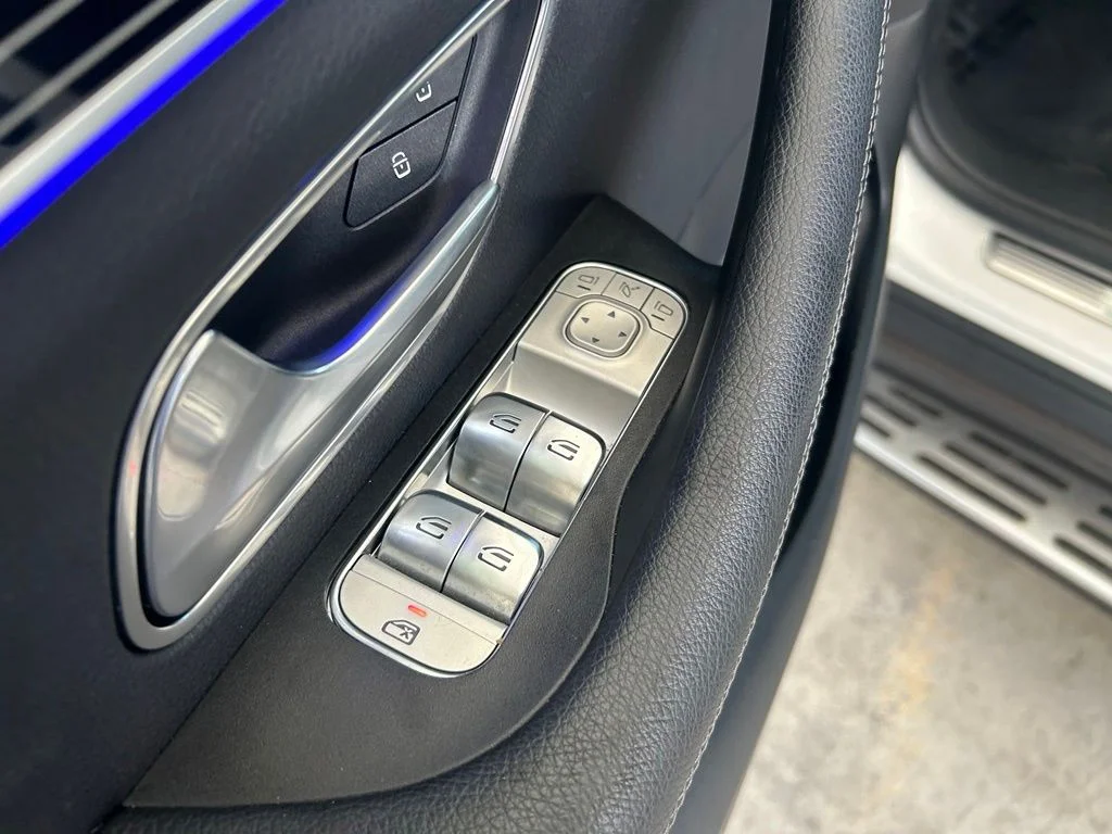 Used 2025 White Mercedes-Benz GLE 450 image 40