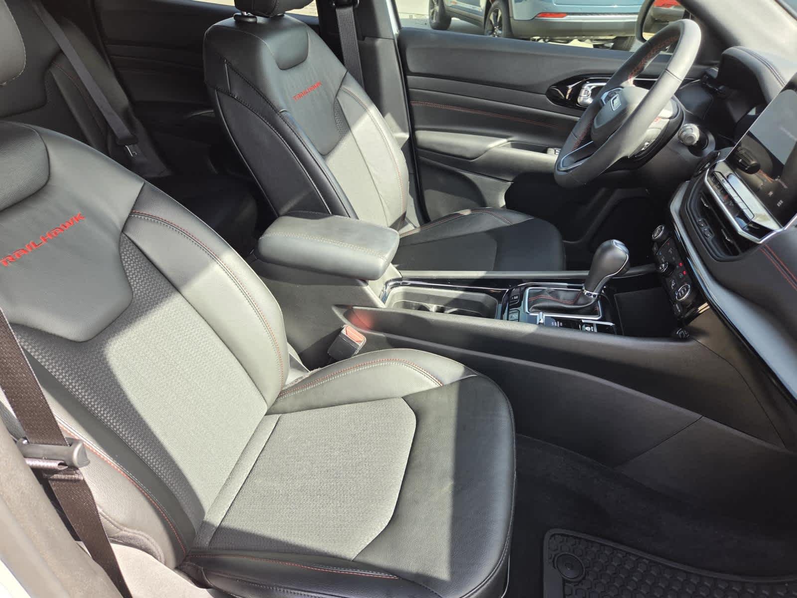 New 2026 Bright White Clearcoat Jeep Trailhawk image 10