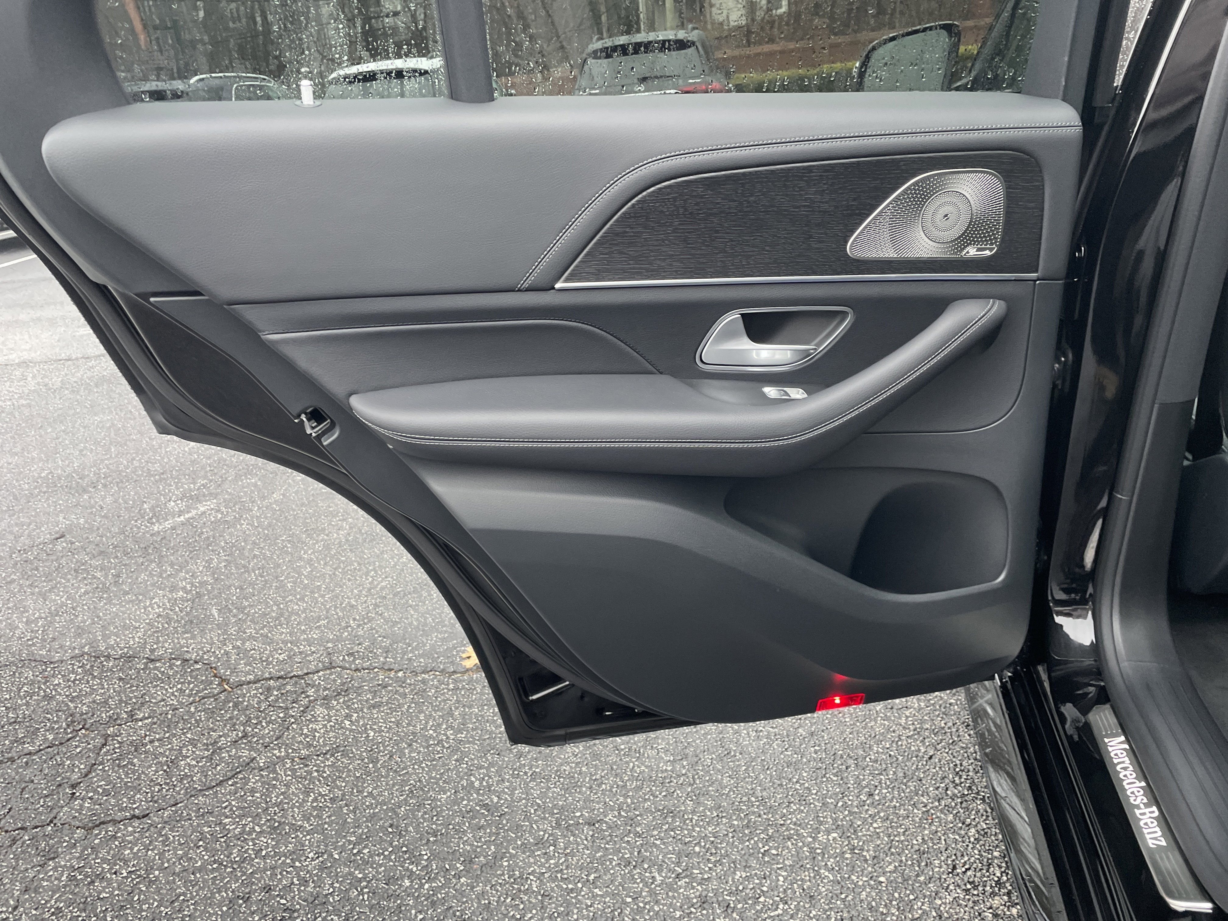 New 2026 Obsidian Black Metallic Mercedes-Benz GLE 580 4MATIC® SUV image 35