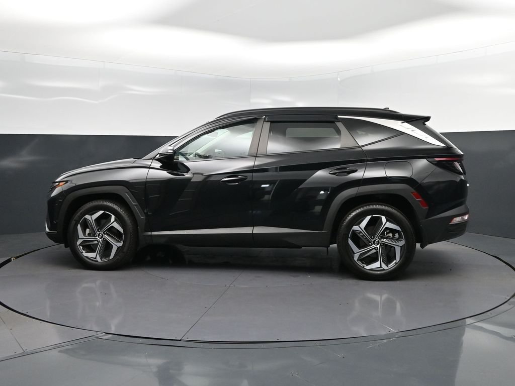 Used 2024 Black Hyundai SEL image 4