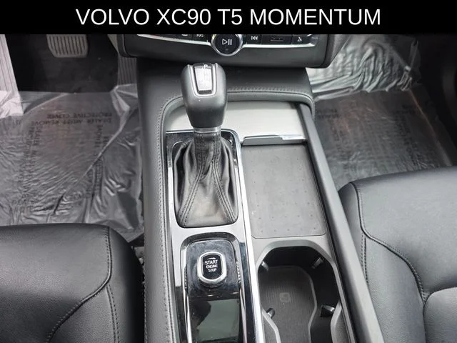 2022 Volvo XC90 Momentum - Photo 28
