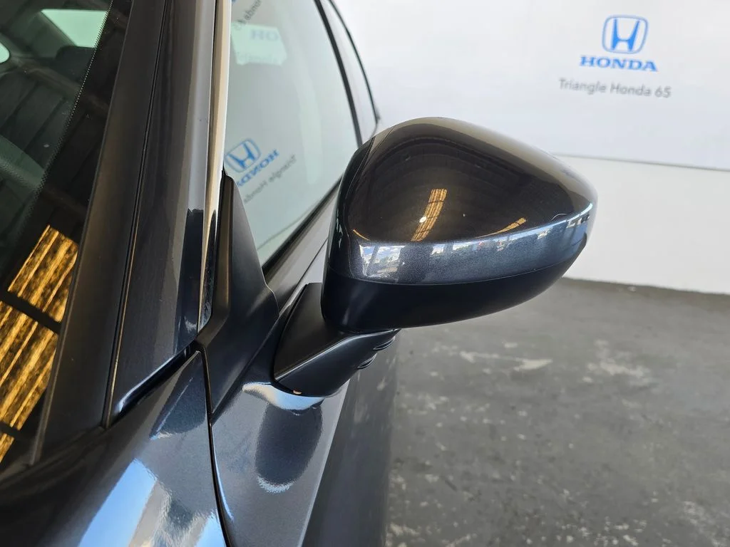 Used 2025  Honda LX image 24