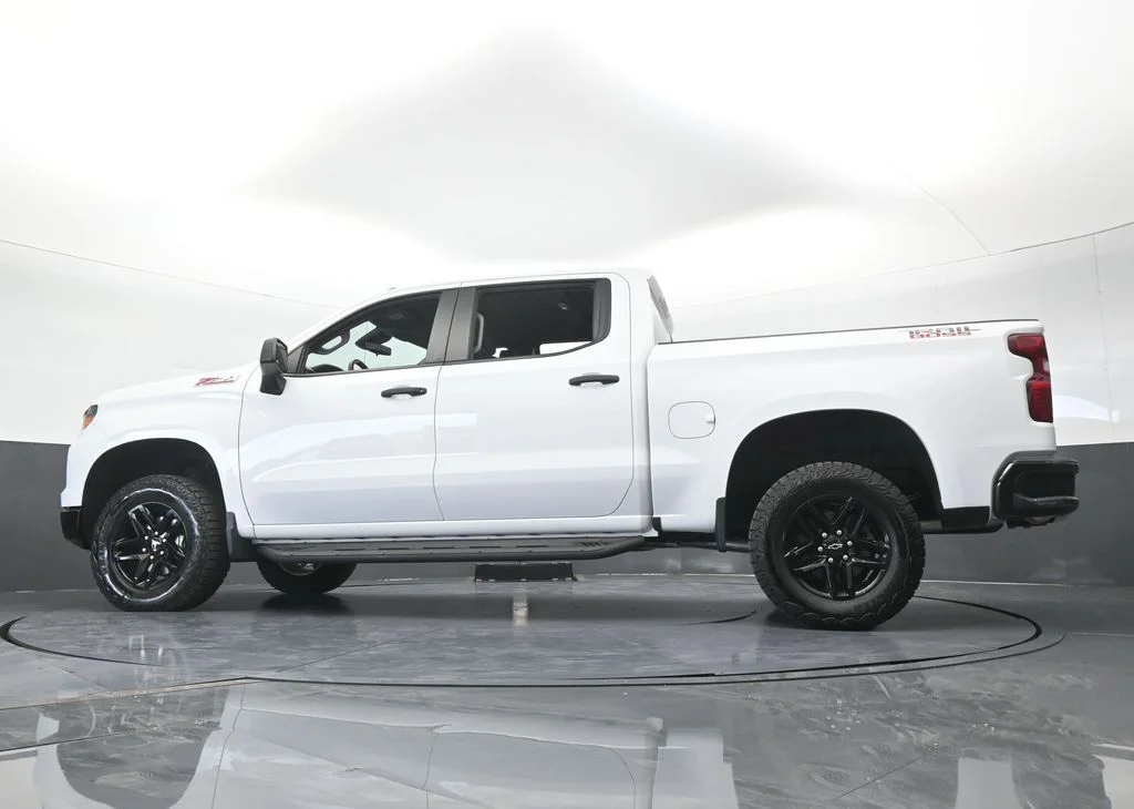 Used 2024 Summit White Chevrolet Custom Trail Boss image 61