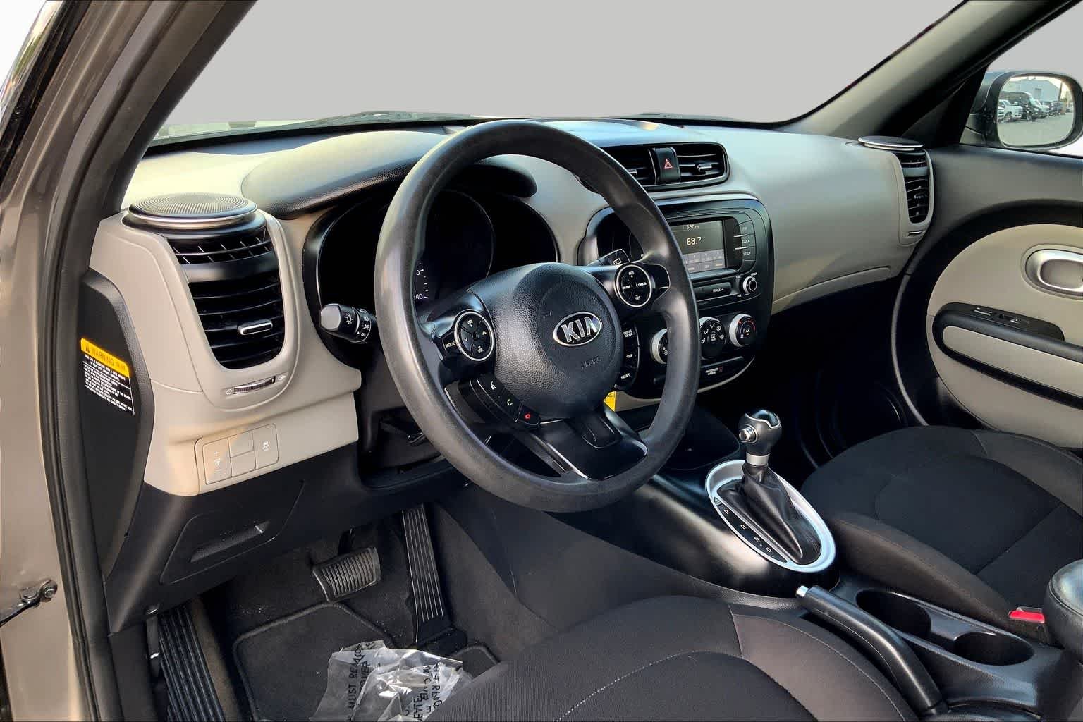 Used 2019 Titanium Gray Kia Base image 17