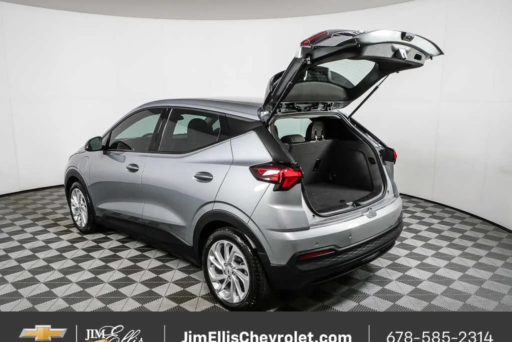 2027 Chevrolet Bolt LT - Photo 31