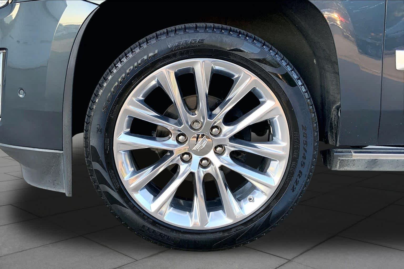 Used 2020 Shadow Metallic Cadillac Premium Luxury image 11