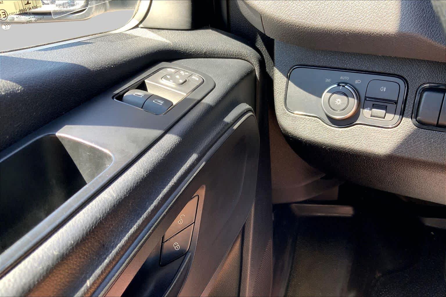 Used 2022 Arctic White Mercedes-Benz  image 21