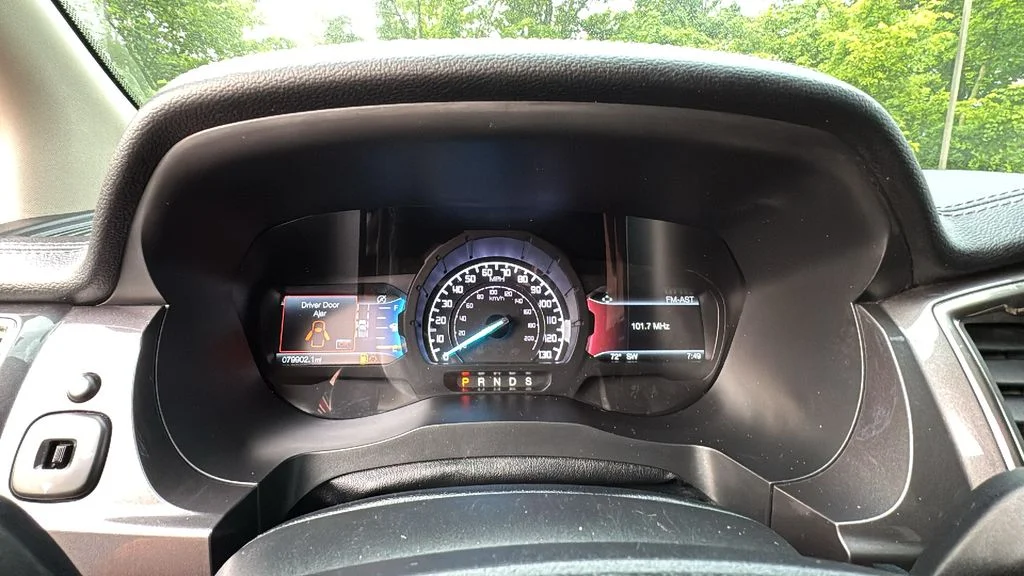 Used 2019 Red Ford Lariat image 18