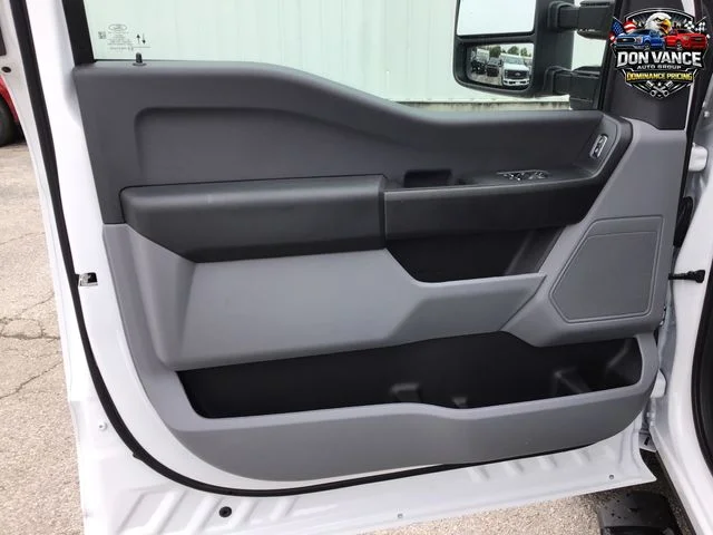 New 2026 Oxford White Ford F-350® XL image 11