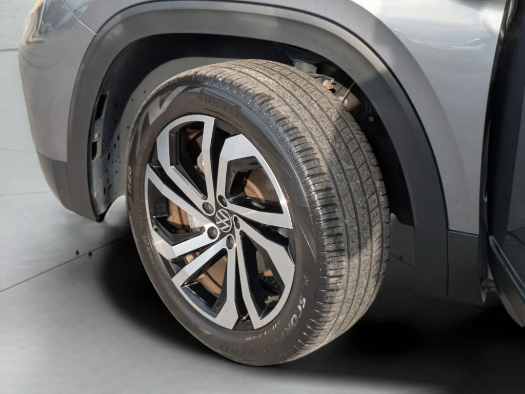 Used 2023 Gray Volkswagen SEL image 35