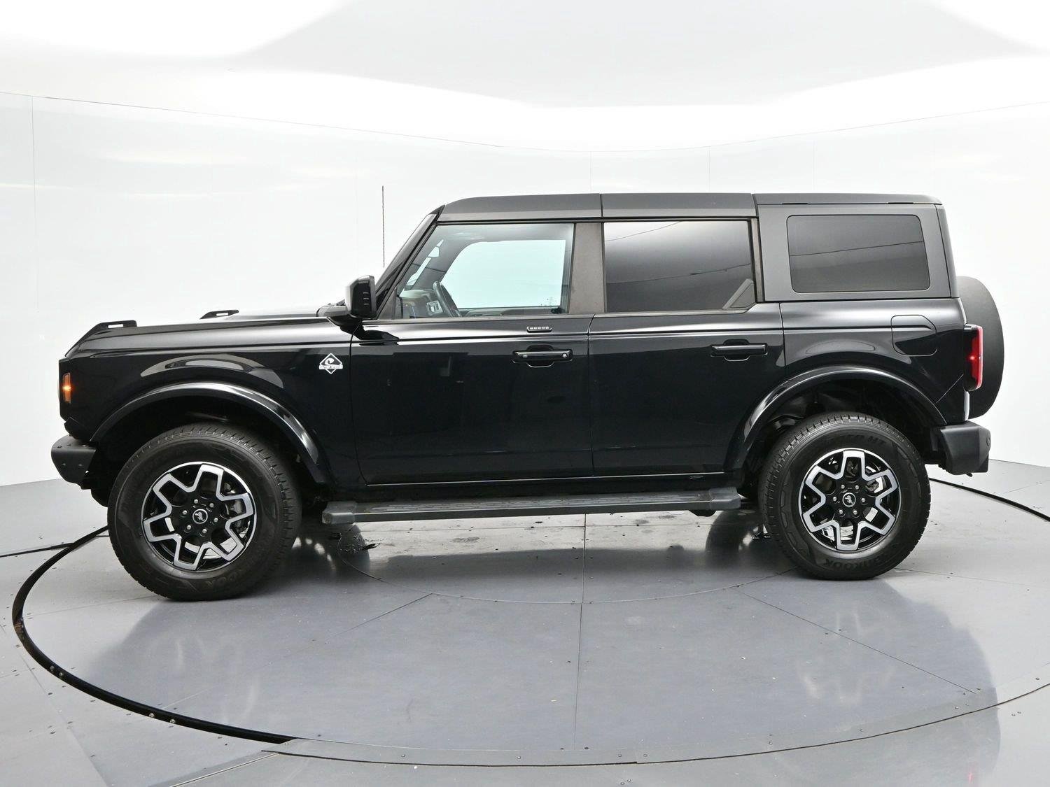 Used 2022 Shadow Black Ford Base image 4