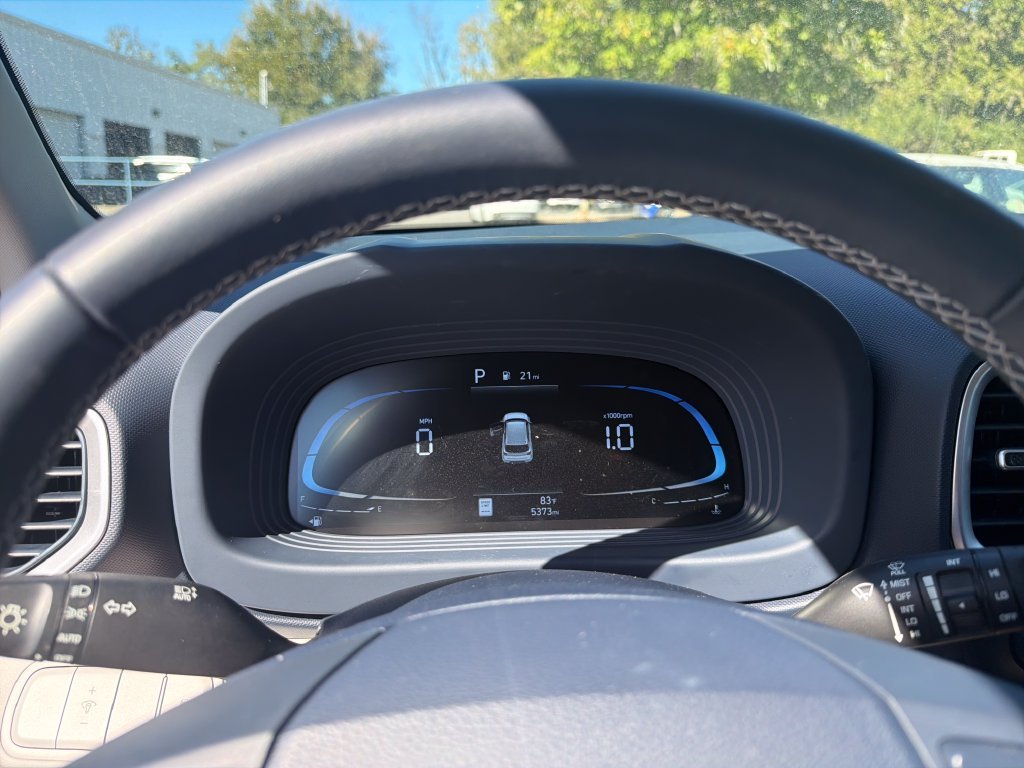 Used 2025 White Hyundai Limited image 19