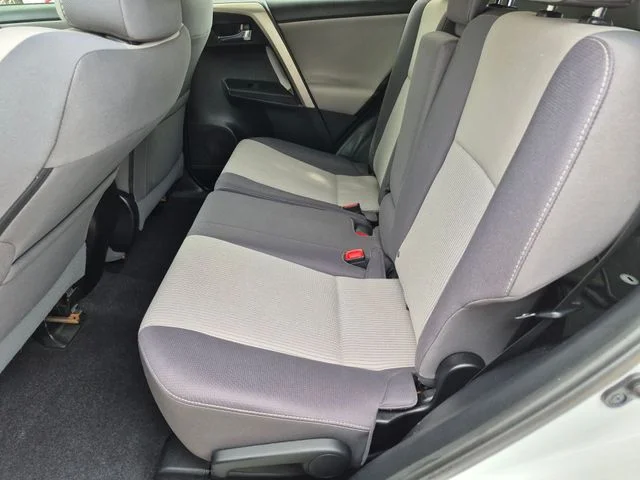 Used 2015 White Toyota XLE image 19