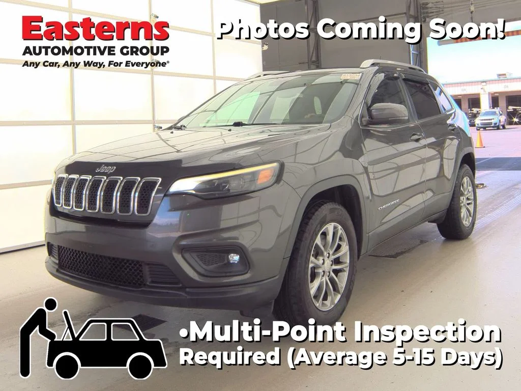Used 2019 Gray Jeep Latitude Plus image 1