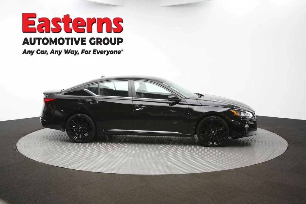 Used 2022 Black Nissan 2.5 SR image 43