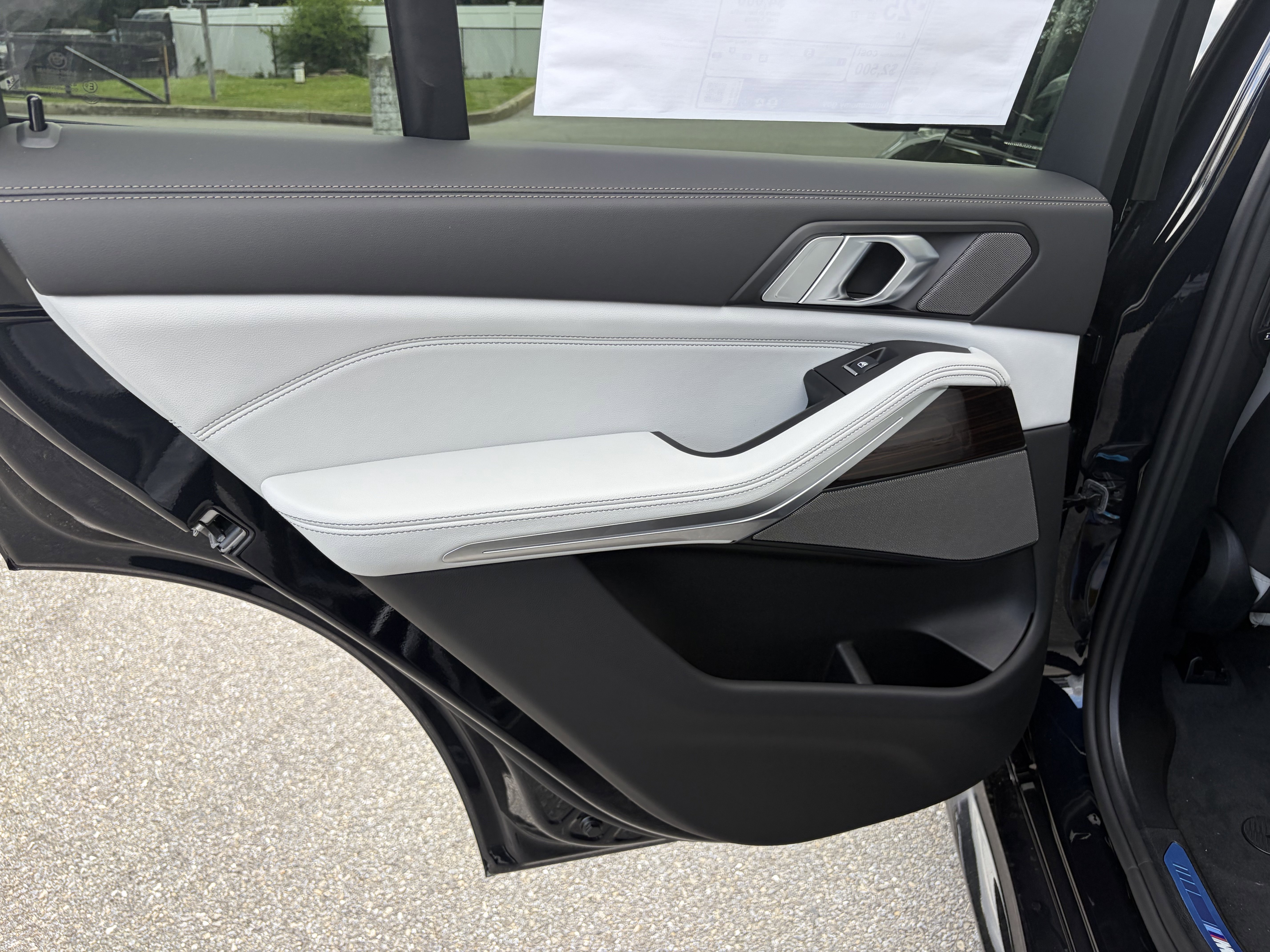 New 2026 Carbon Black Metallic BMW xDrive40i image 16