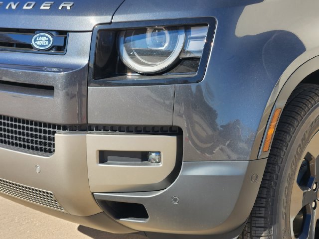2026 Land Rover Defender 5