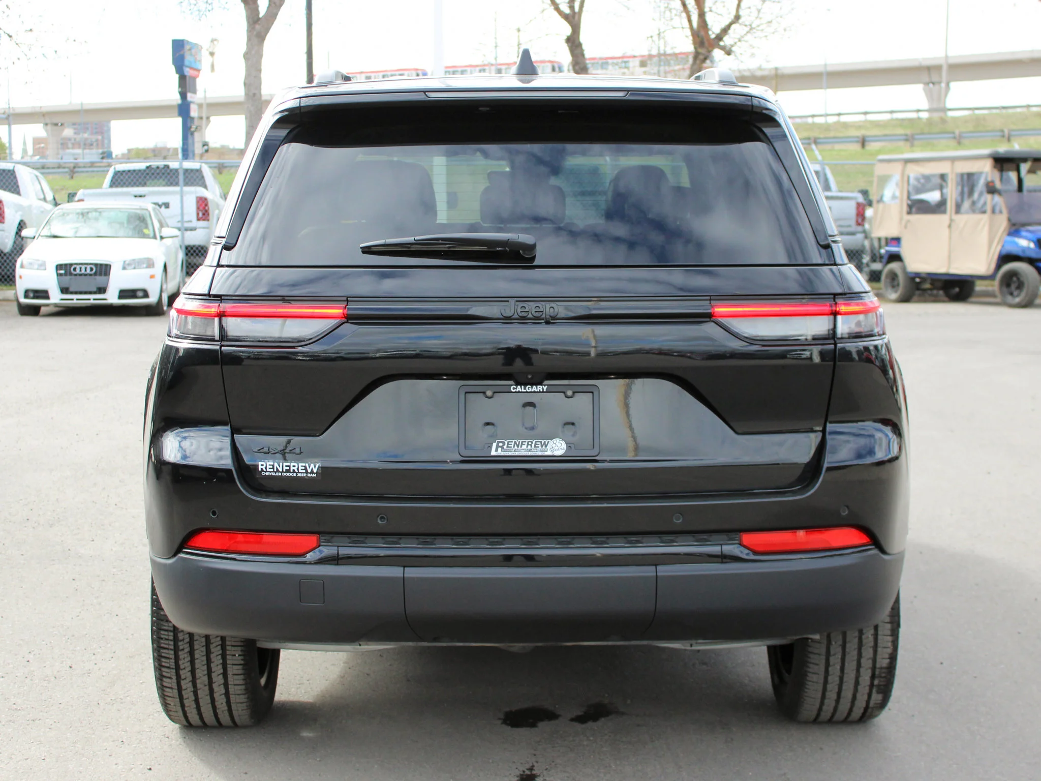 Certified Used 2025 Black Jeep Altitude * V6 | Heated Seats | Trailer Tow Package  | Wireless Charger | Sunroof | Adaptive Cruise image 15