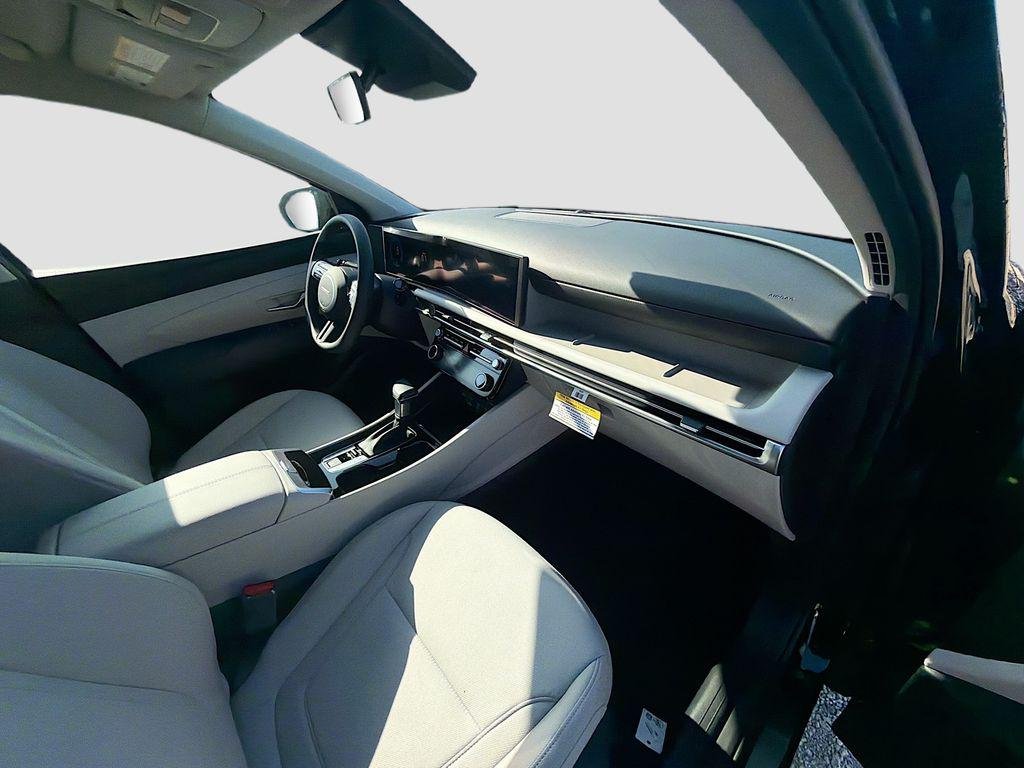 New 2026 Phantom Black Hyundai SEL FWD image 22