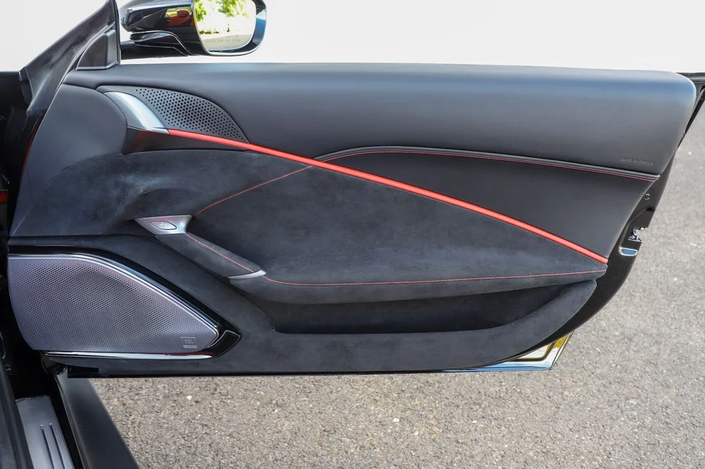 Used 2025 Nero Ferrari Spider image 66