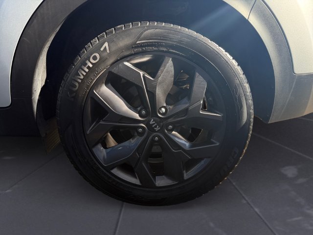 Used 2022 Silver Kia LX image 44