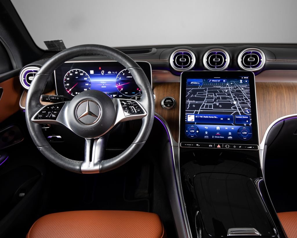 Certified Used 2023  Mercedes-Benz GLC 300 image 8