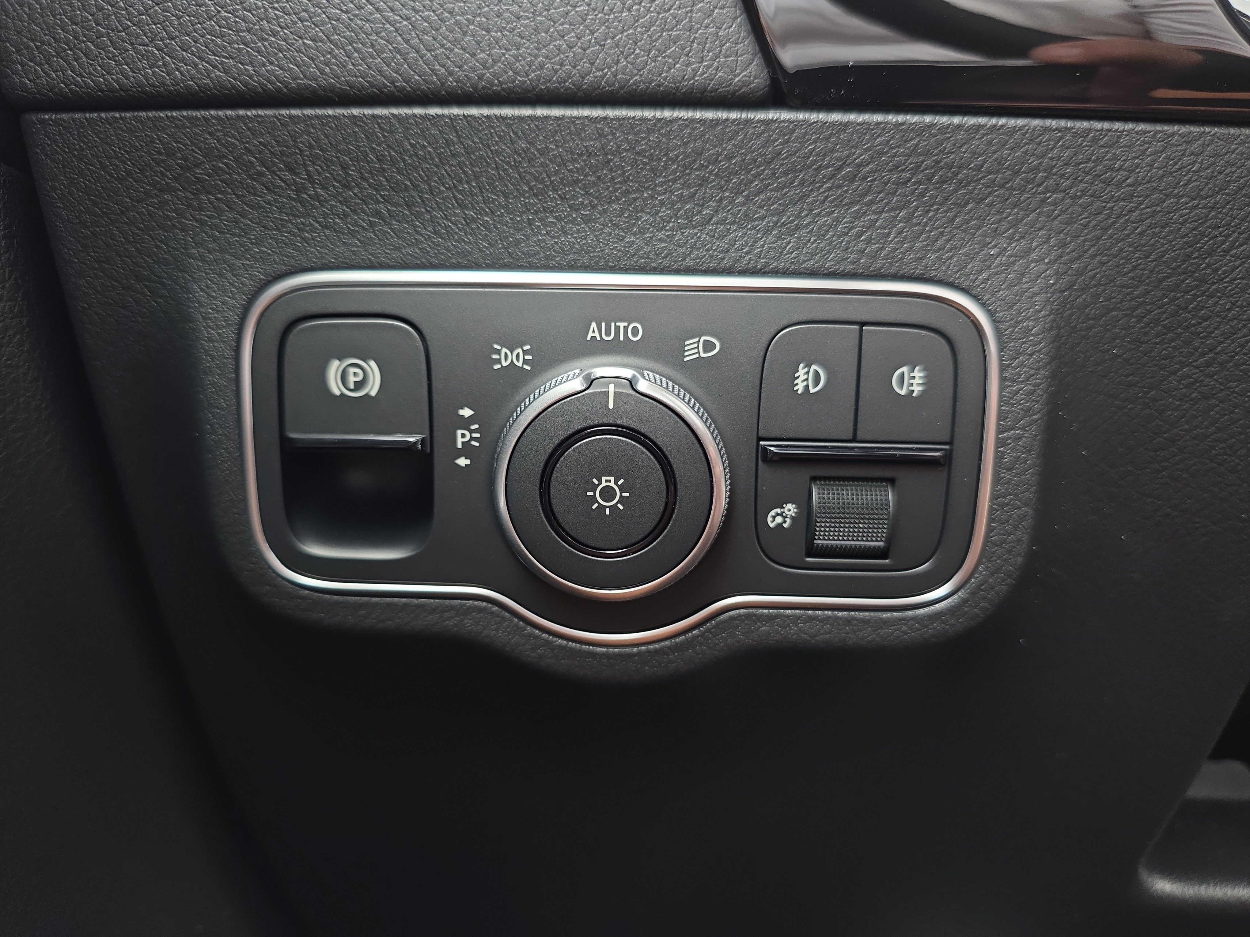 New 2026 Polar White Mercedes-Benz GLA 250 image 54