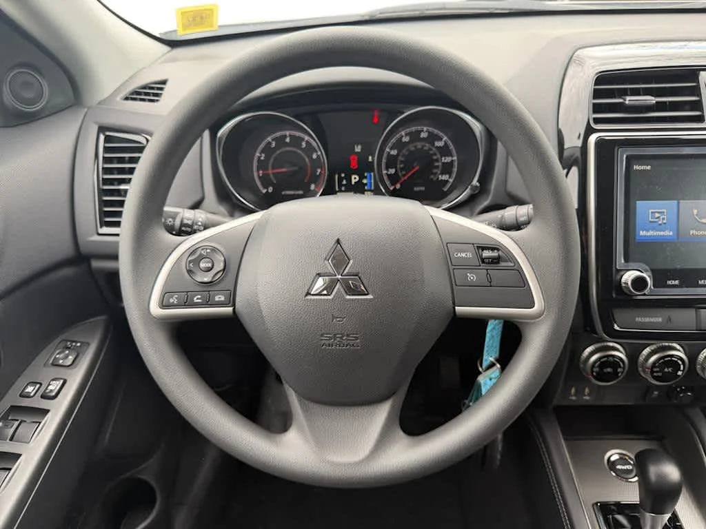 New 2026 White Diamond Mitsubishi ES image 13