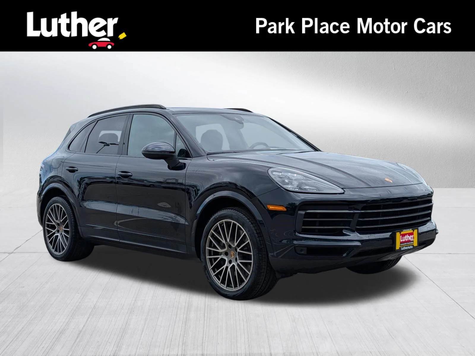 2022 Porsche Cayenne Platinum Edition's photo