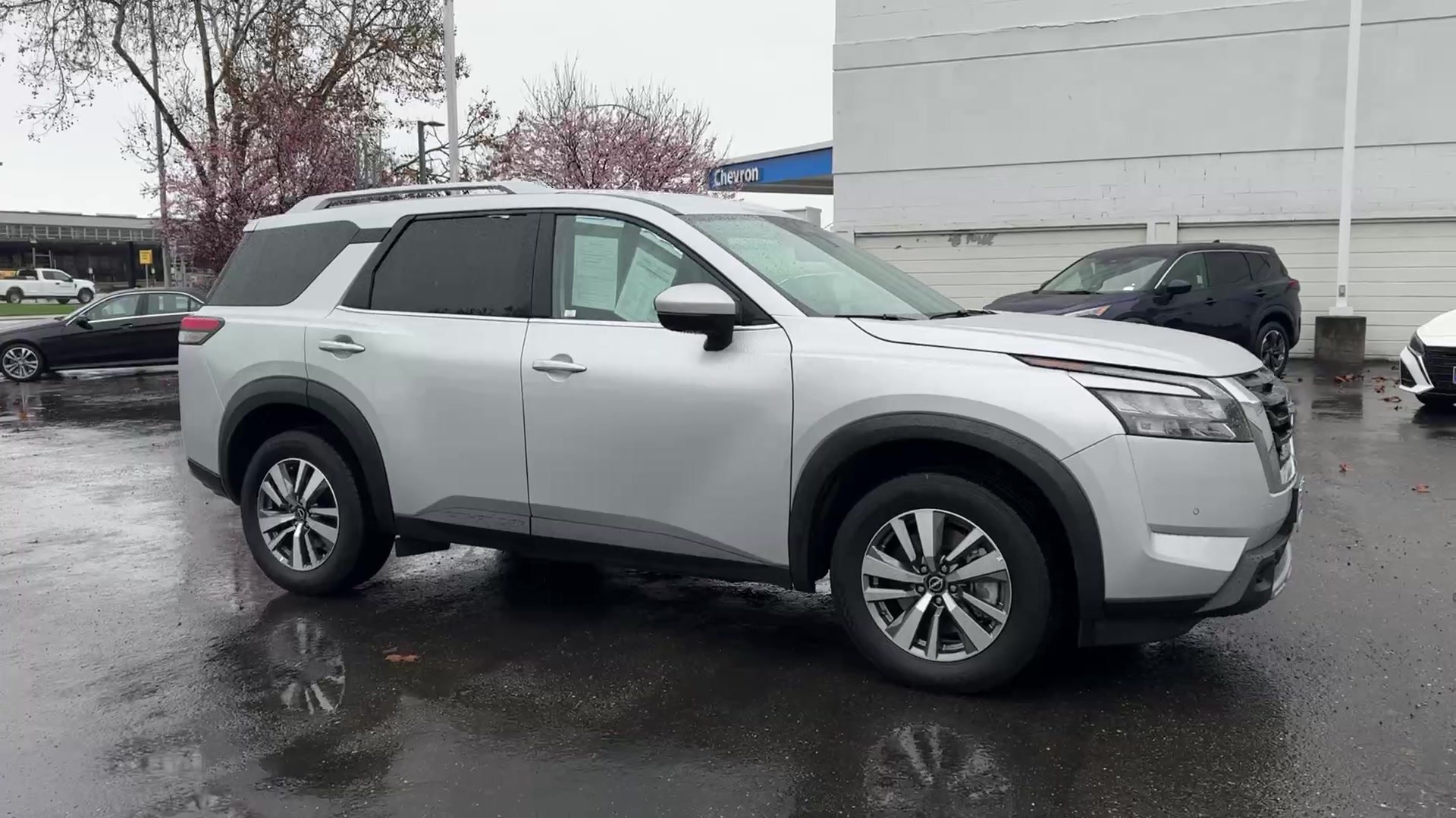 2025 Nissan Pathfinder SL - Photo 37