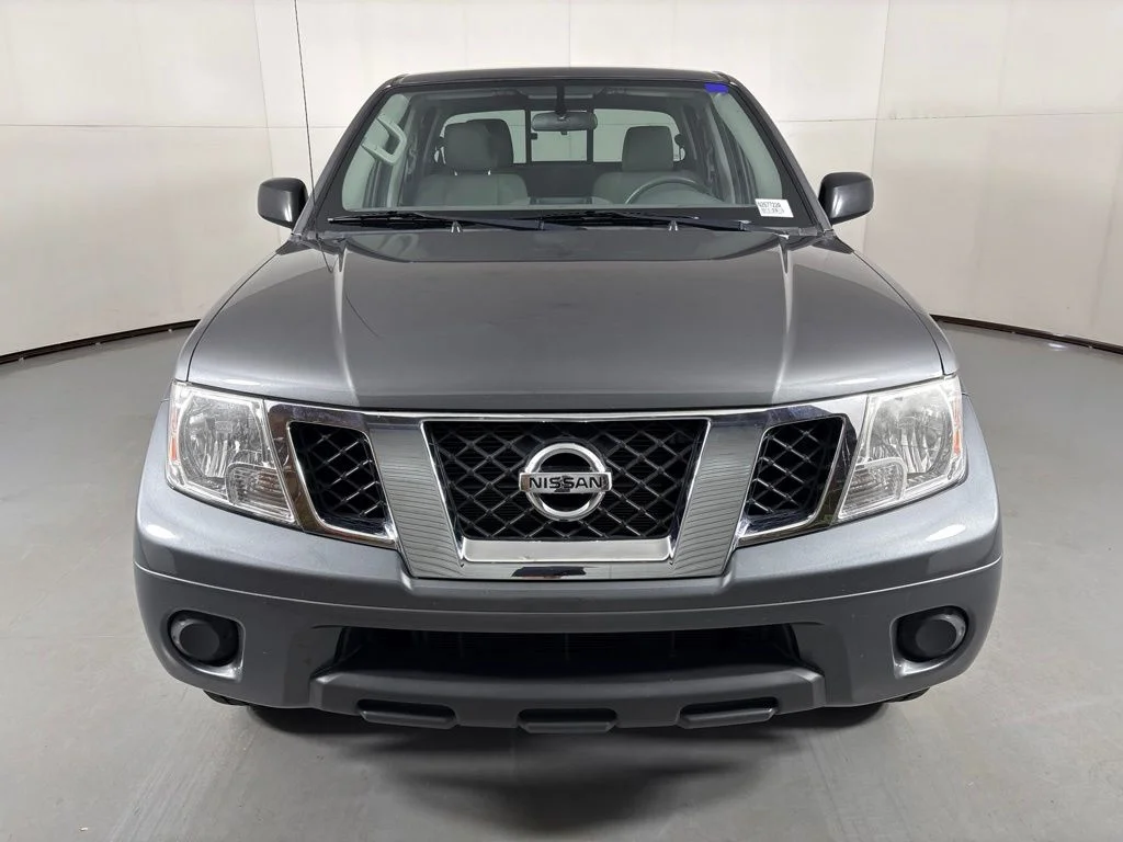 Used 2021 Gray Nissan SV image 3