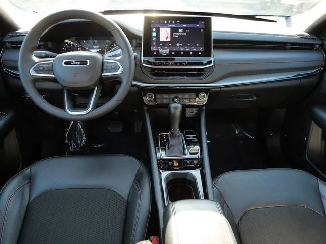 Used 2025 Silver Jeep Trailhawk image 11