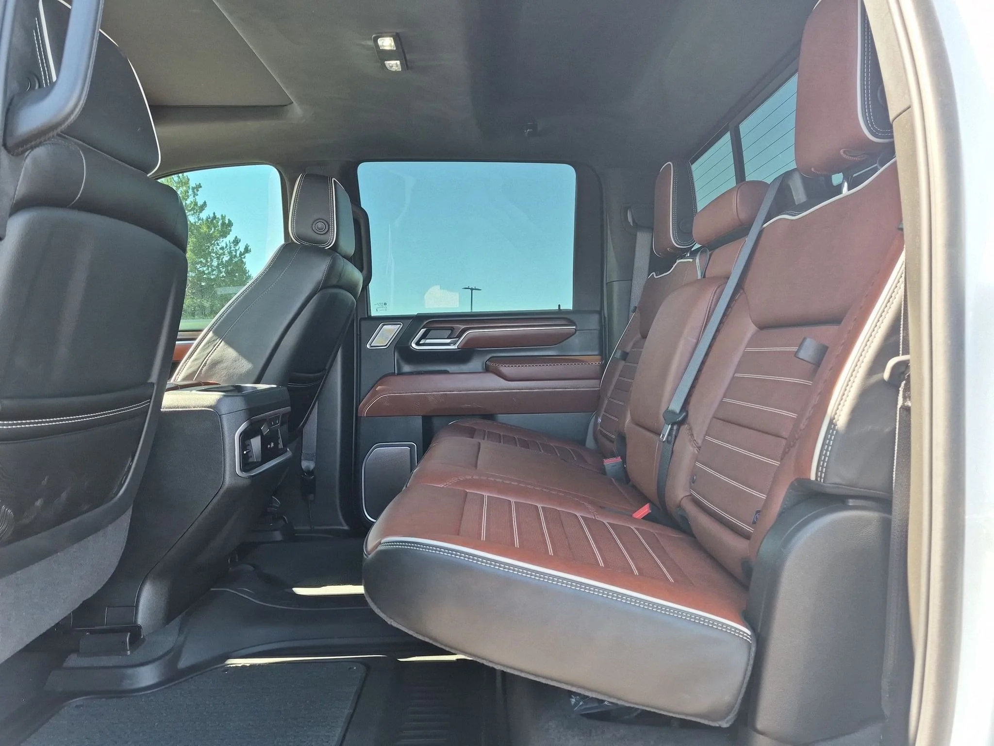 Used 2026 White Frost Tricoat GMC Denali Ultimate image 20