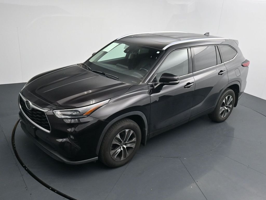 2021 Toyota Highlander XLE - Photo 12