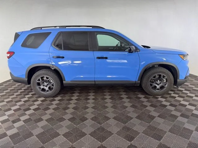 Used 2025 Blue Honda TrailSport image 3
