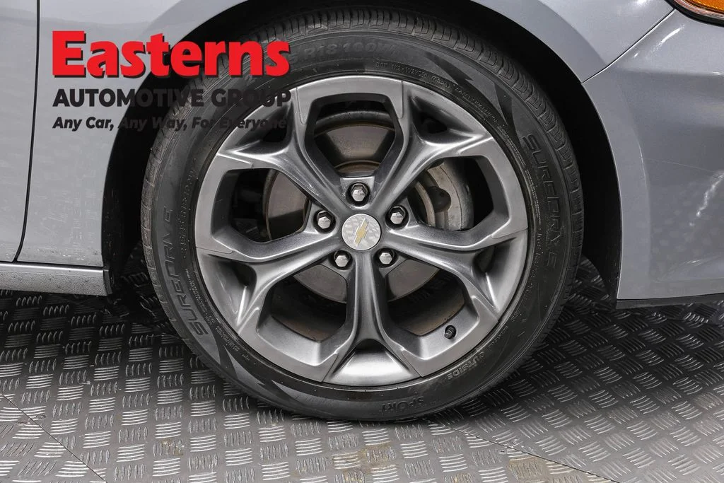 Used 2023 Gray Chevrolet LT image 31