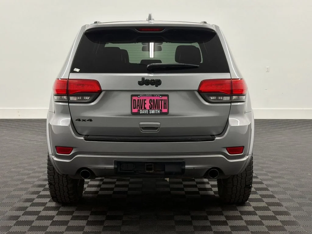Used 2014 Billet Silver Metallic Clearcoat Jeep Altitude image 10