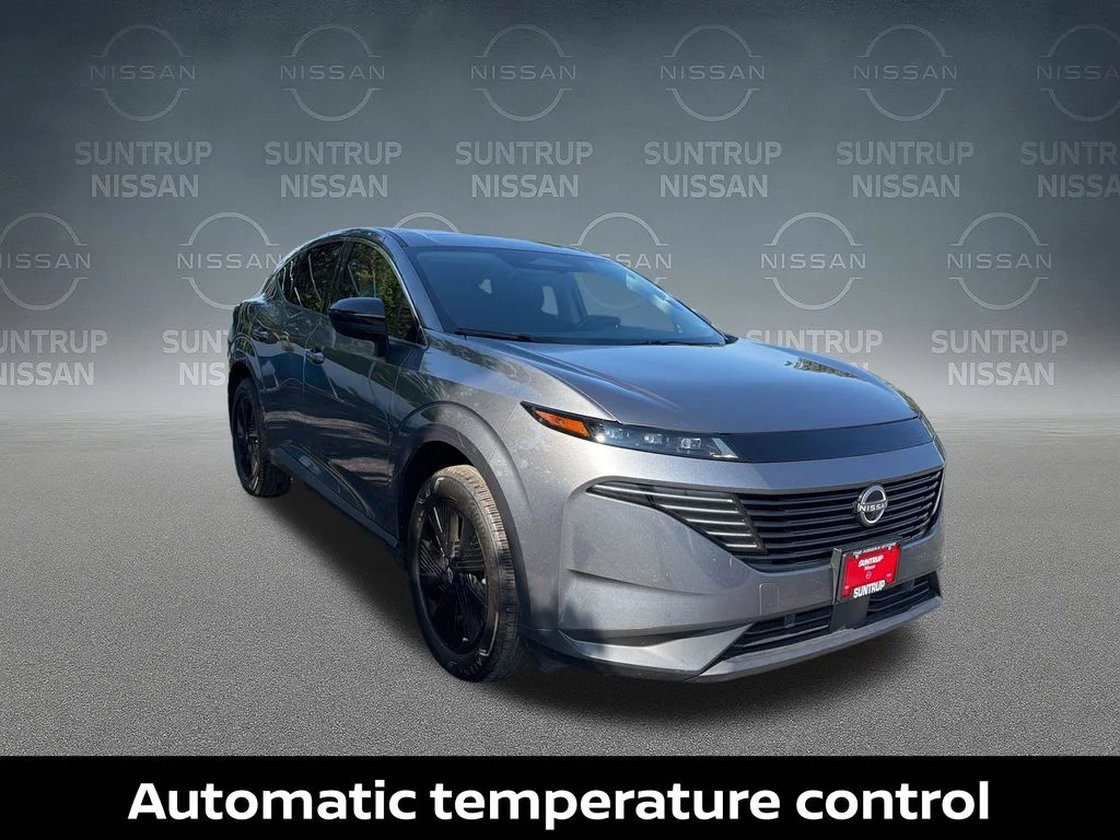 Used 2025 Gray Nissan SV image 9