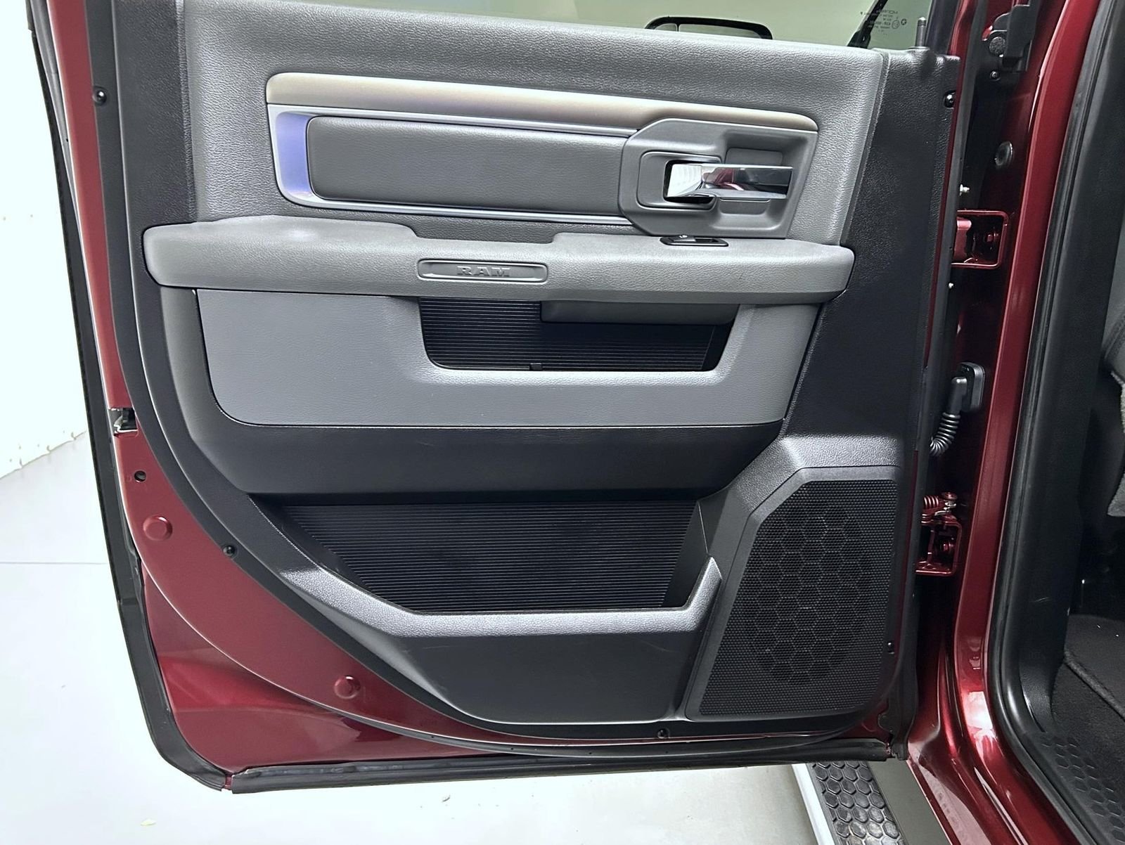 Used 2016 Red Ram SLT image 20