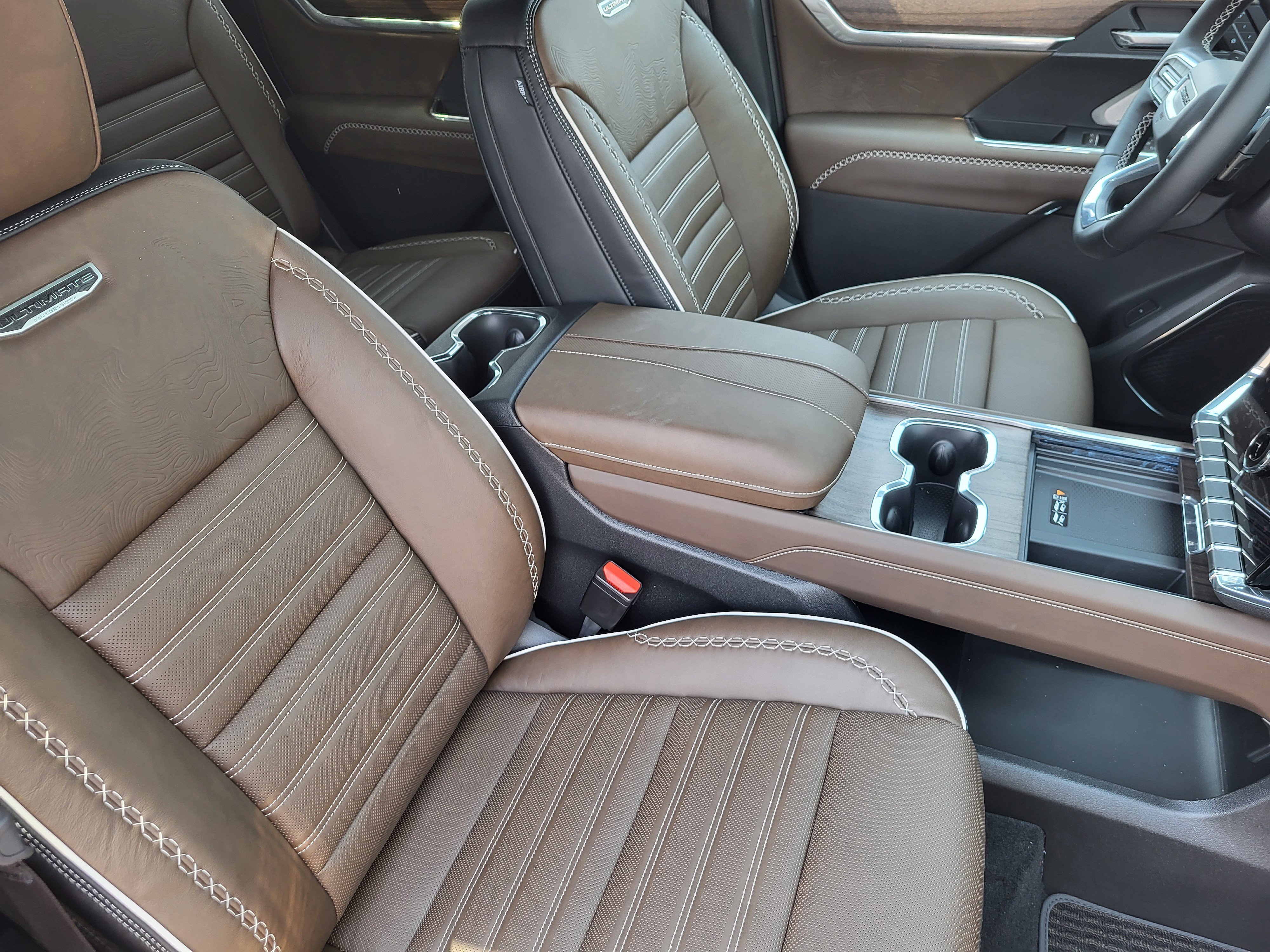 2026 GMC Acadia Denali Ultimate - Photo 13
