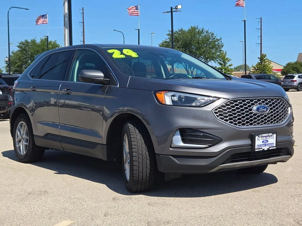 Certified Used 2024 Gray Ford SEL image 5