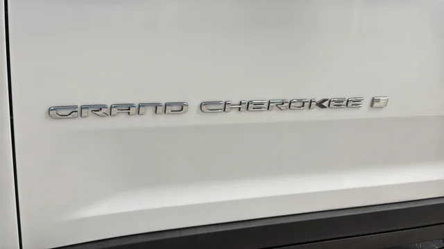 Used 2023 Bright White Clearcoat Jeep Limited image 38