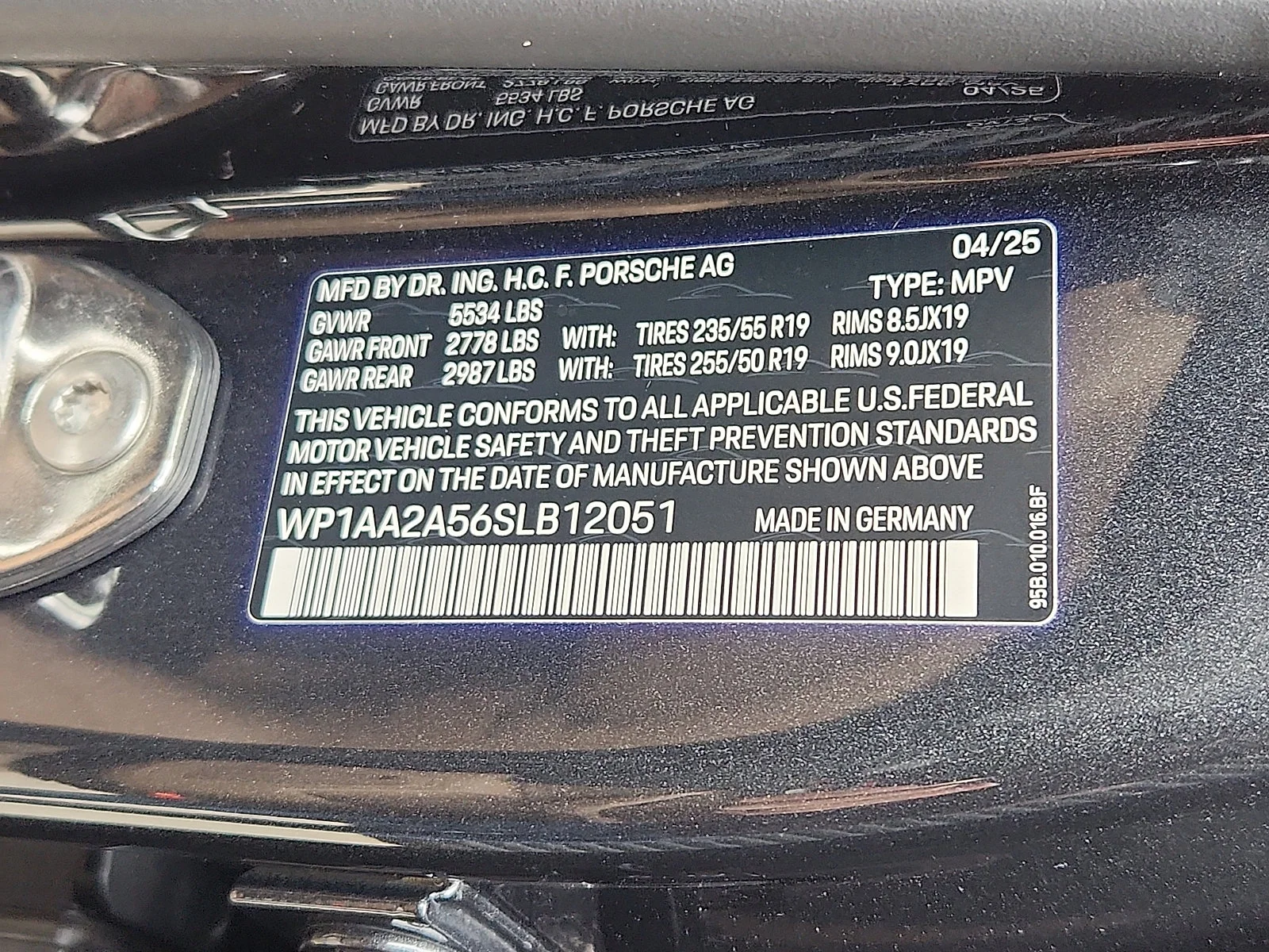 Used 2025 Volcano Grey Metallic   2H Porsche  image 32