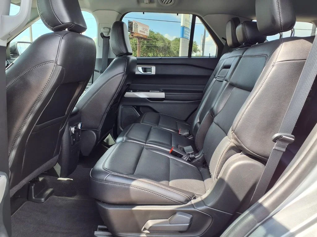 Used 2024 Silver Ford Limited image 5