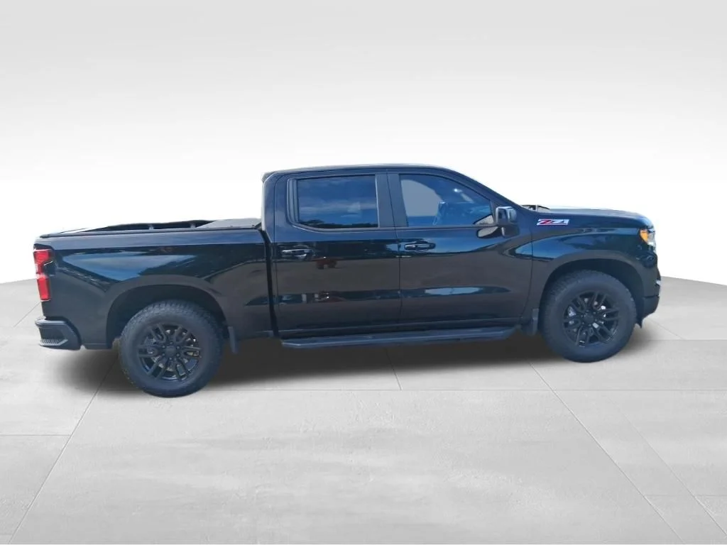 Used 2023 Black Chevrolet RST image 7