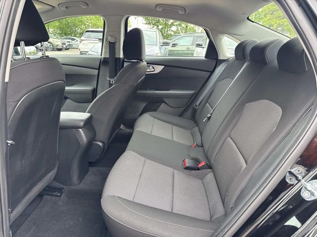 Used 2023 Black Kia LXS image 14