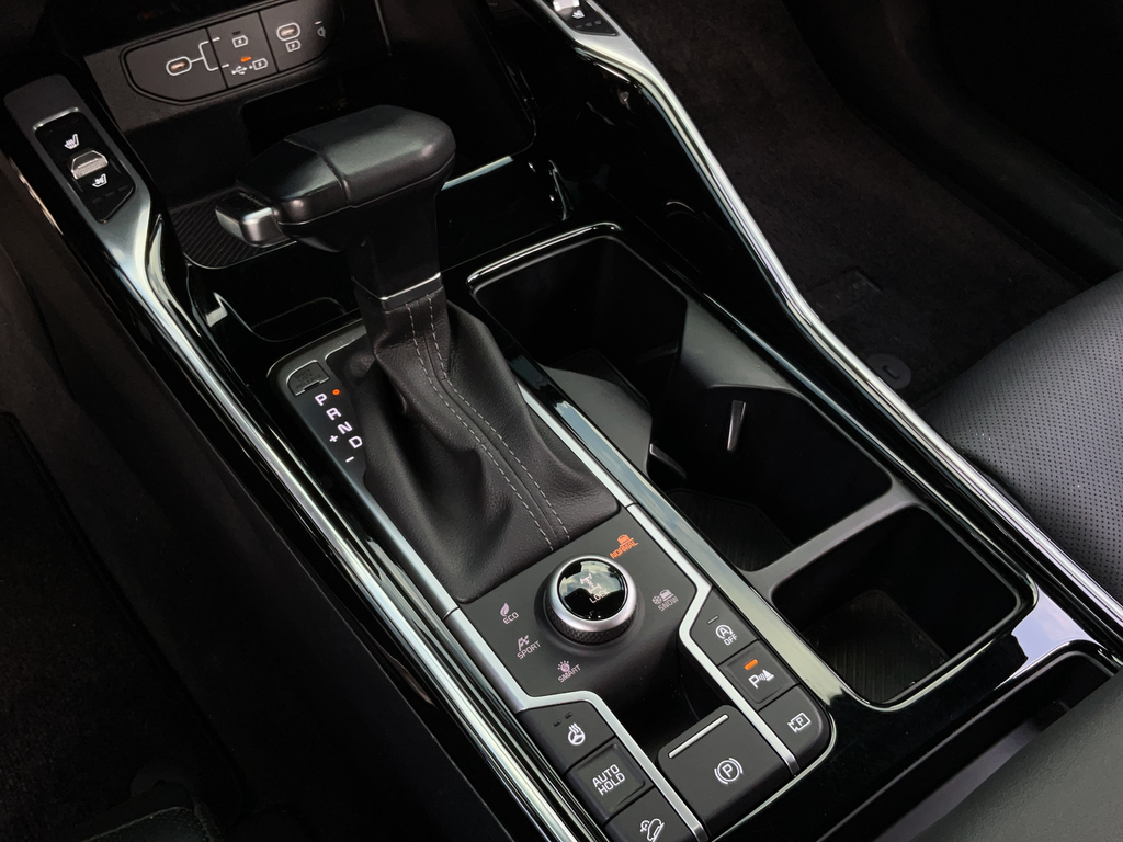 Used 2024 Black Kia X-Pro SX Prestige image 31