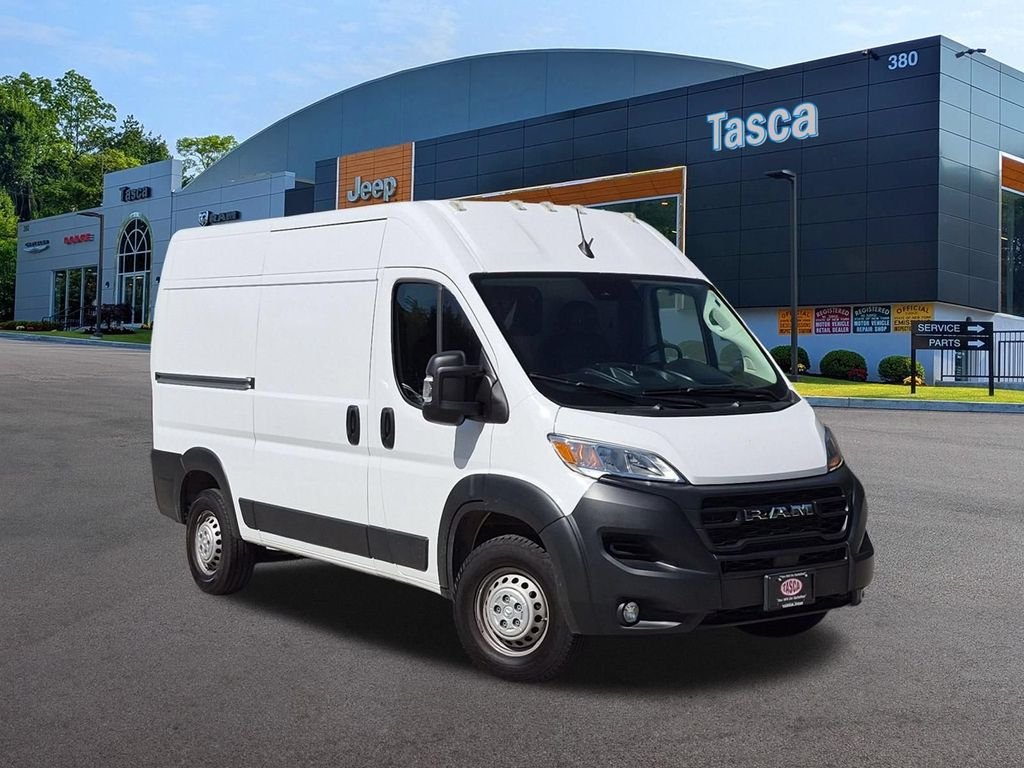 Used 2025 White Ram High Roof image 1
