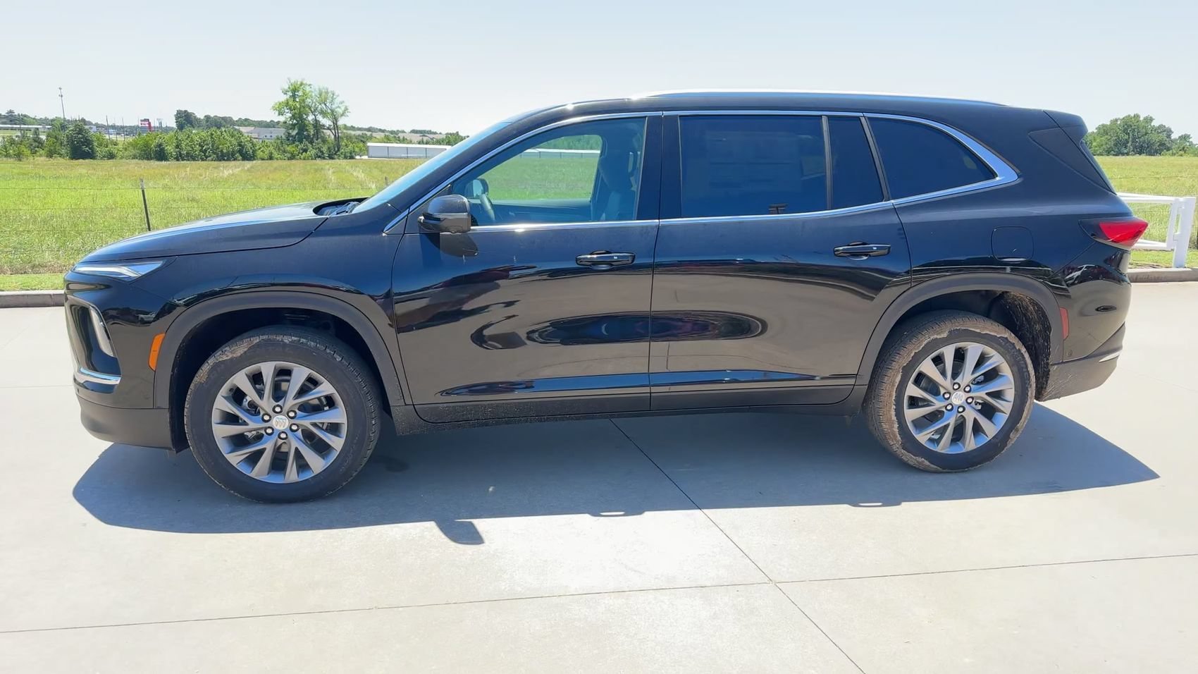 2026 Buick Enclave Preferred - Photo 6
